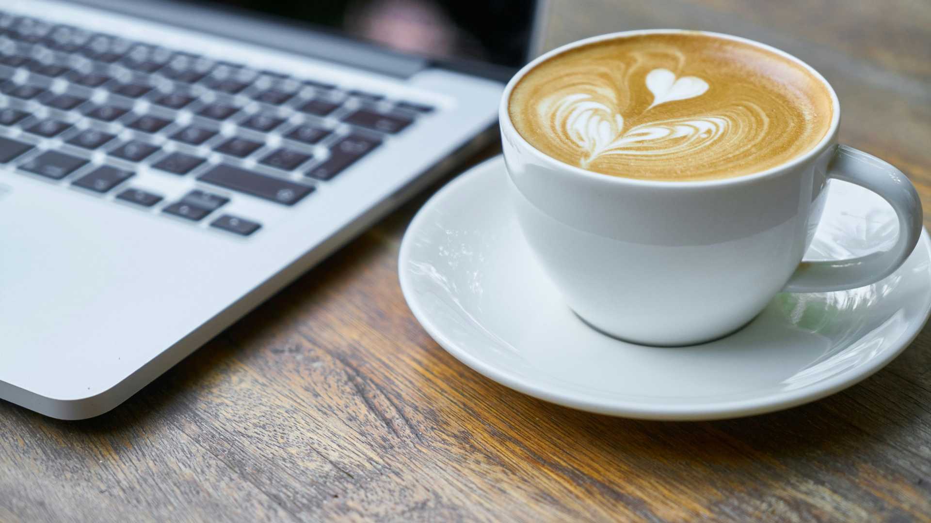 Cách pha cà phê latte cơ bản thơm ngon